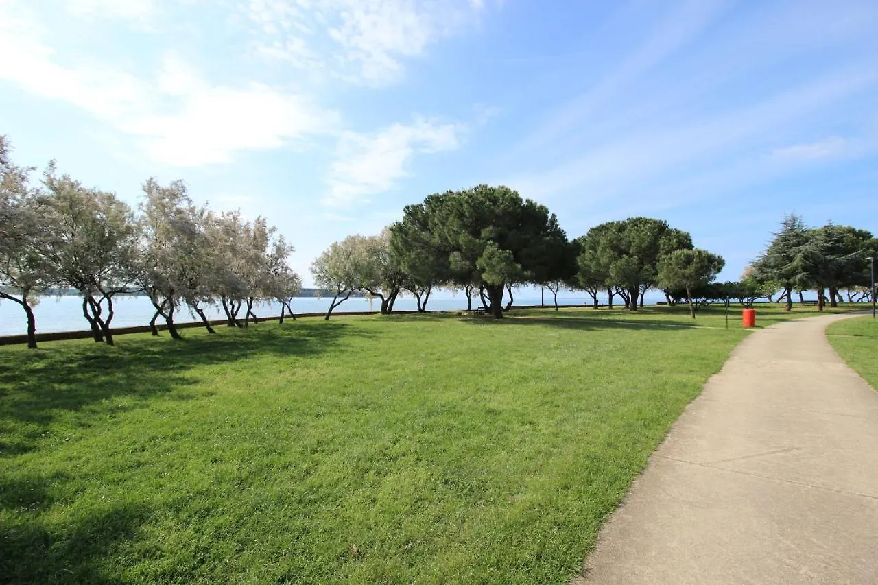 Novigrad Istria Luca Ap4, Apartment In Front Of The Beach
